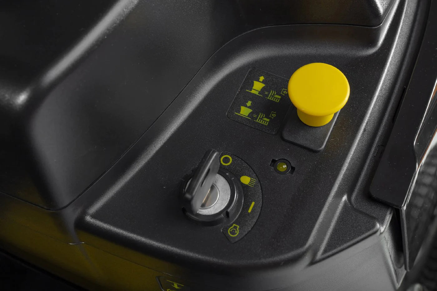 Alpina Rasentraktor AT4 84 A – Modell 2024 - Rasenmäher Angebot